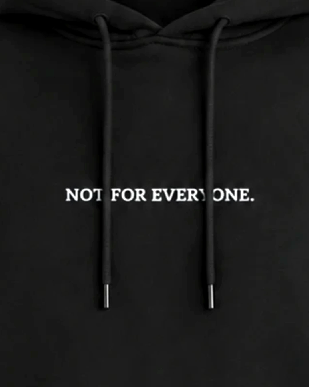 Nahaufnahme der Stickerei: "Not for everyone" – Hoodie