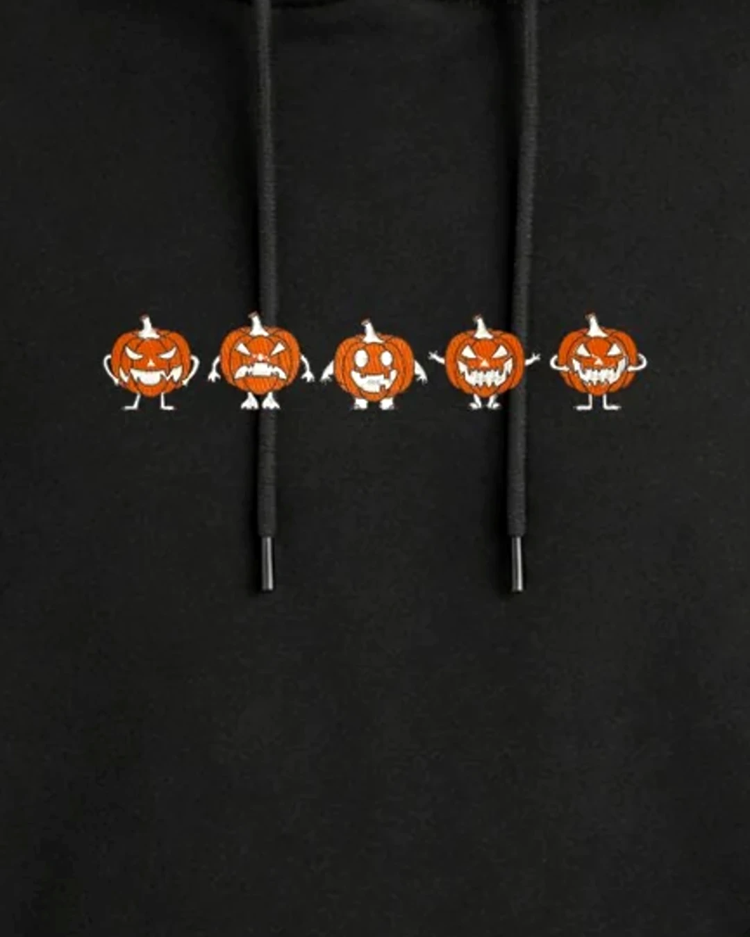 Nahaufnahme der Stickerei: Pumpkin Gang